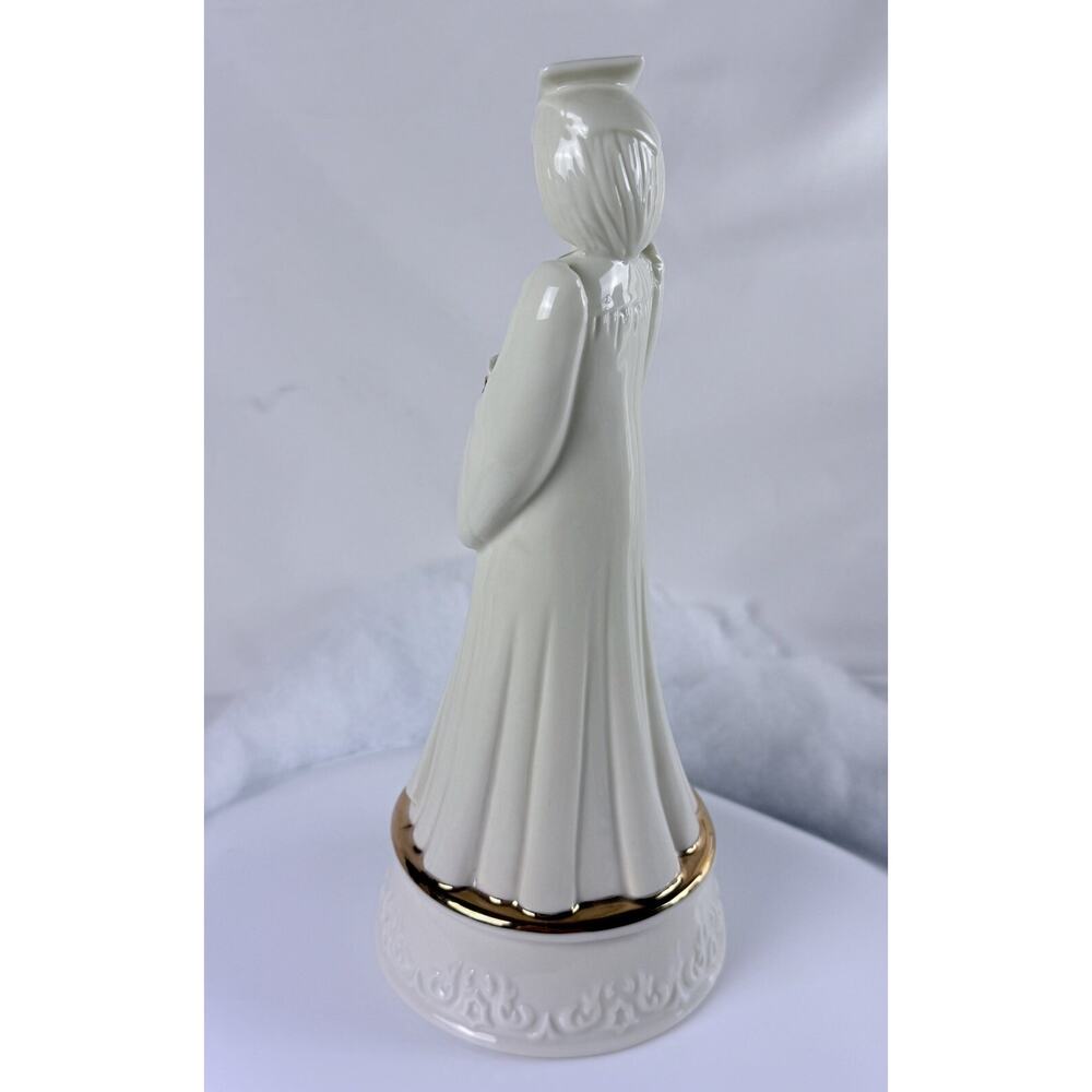 Graduate Girl Figurine SAN FRANCISCO MUSIC Box Plays Ppmp & Circumstance - Picture 6 of 10